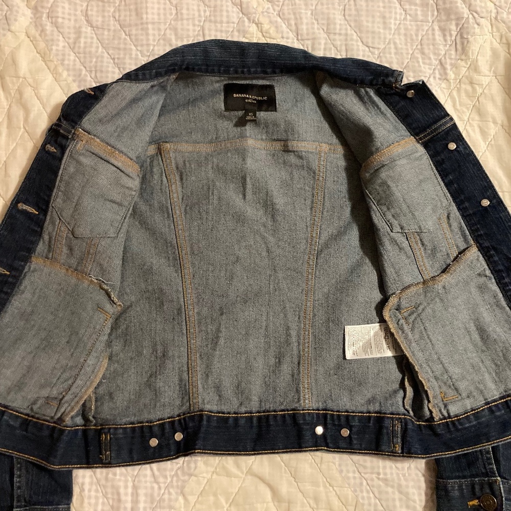 Banana Republic Essential Jean Jacket - Picture 4 of 7